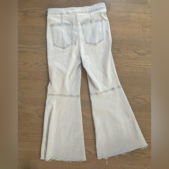 Free People We The Free Youthquake Womens Crop Flare Pants Bleach Light Blue 28 - Picture 4 of 9